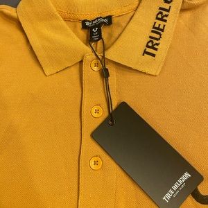 True Religion Mens mustard polo shirt in size small